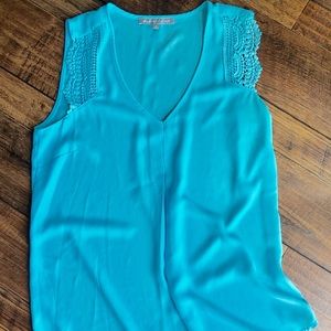 Daniel Rainn XS Aqua Shell with Crochet Detail